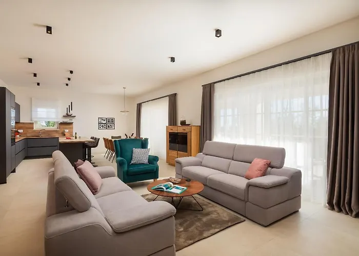 Iris By Ilc 브르토니글라