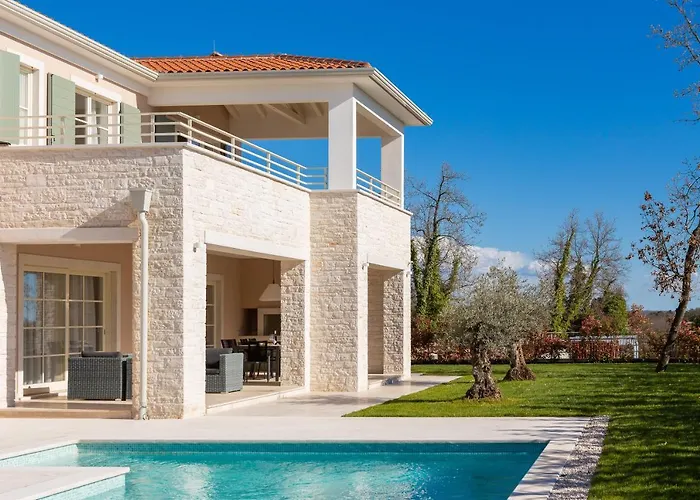 Iris By Ilc 빌라 브르토니글라